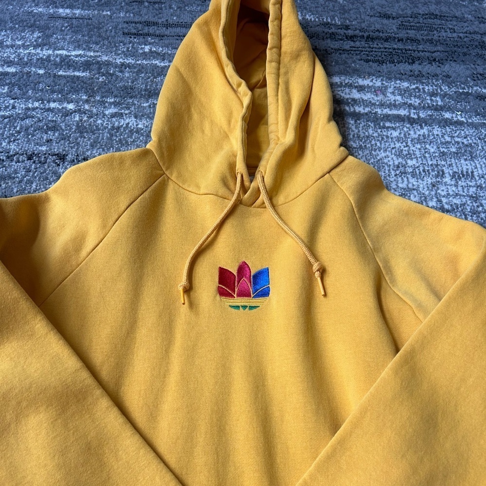 ADIDAS Old School Original Hoodie With Embroidered Colorful Logo - Picture 9 of 9